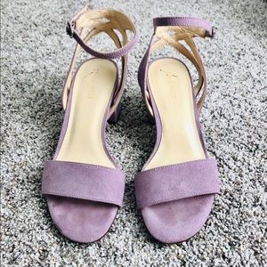 Nine West lavender block heel open toe sandals 💜